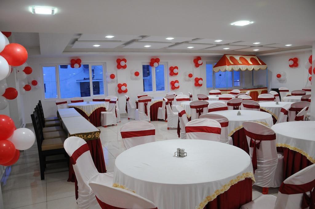 Plaza Hotel Trichy Tiruchirappalli Rom bilde