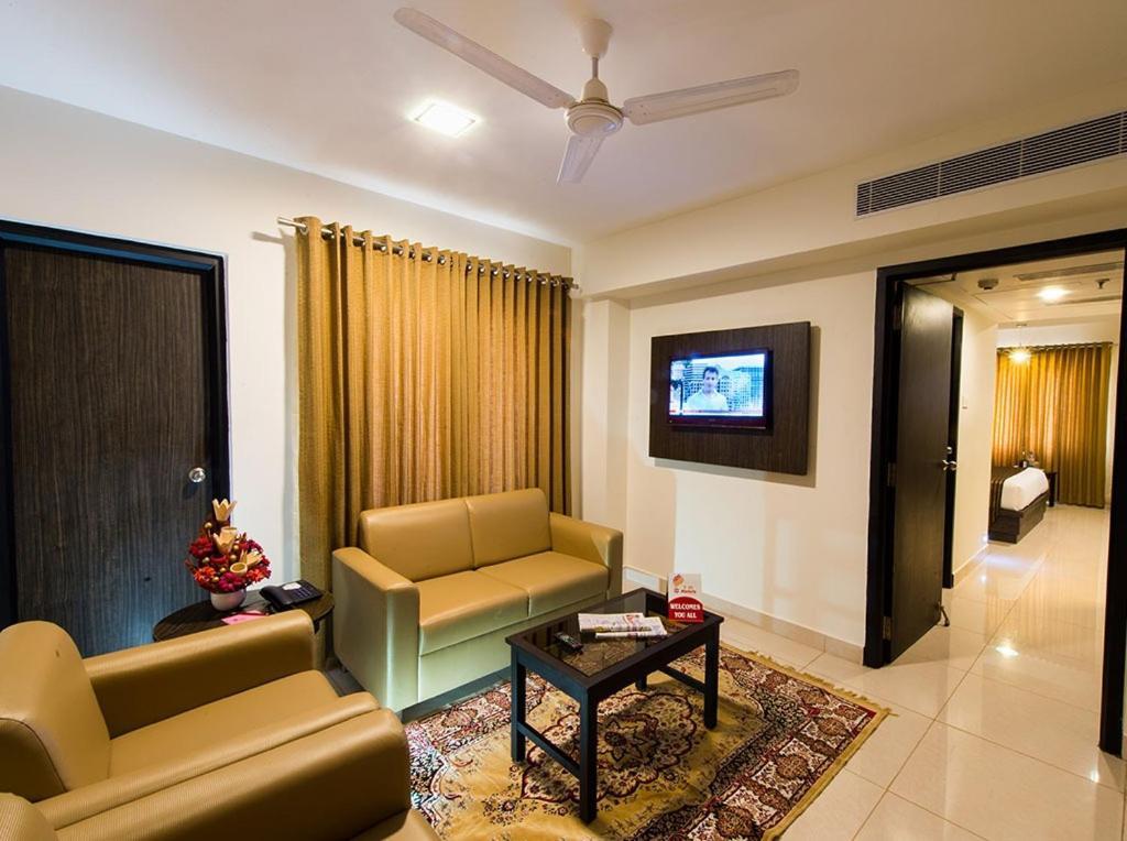 Plaza Hotel Trichy Tiruchirappalli Eksteriør bilde